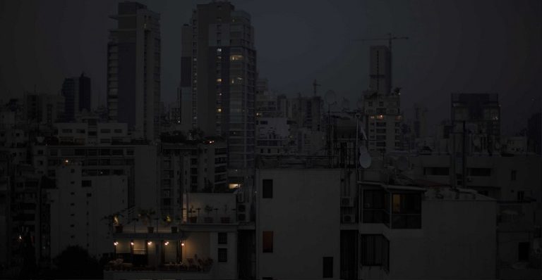 العتمة الشاملة بعد شهرين.. ومافيا المولدات مغطاة سياسياً!