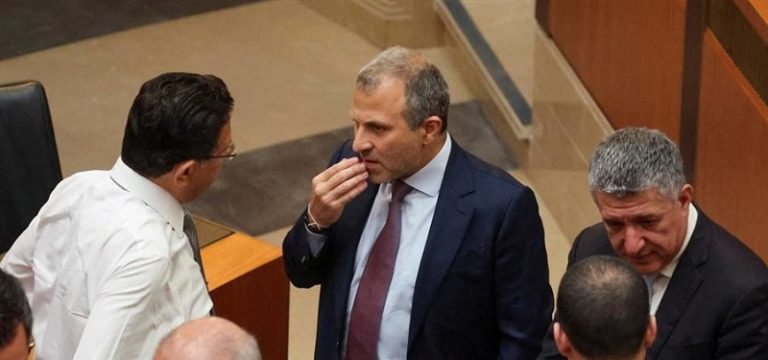 “سياحة” باسيل في جبال السراب!