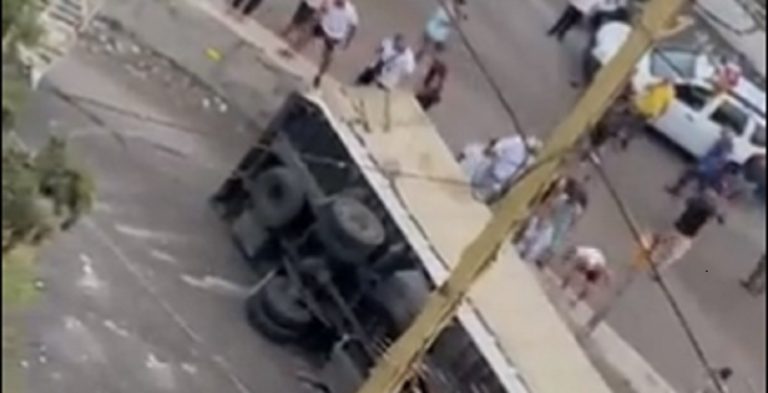 بالفيديو.. إصابة مواطن في الكحالة والأهالي يرفضون فتح الطريق