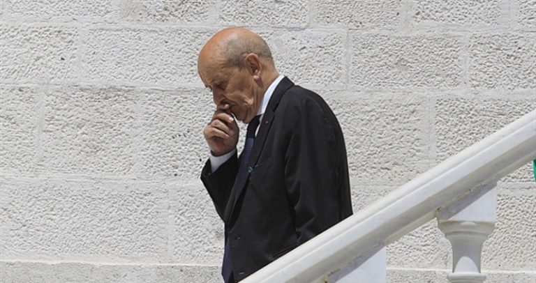 لودريان في بيروت قبل منتصف آذار