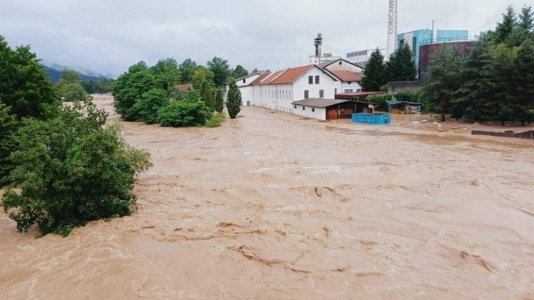 ضحايا بفيضانات في سلوفينيا