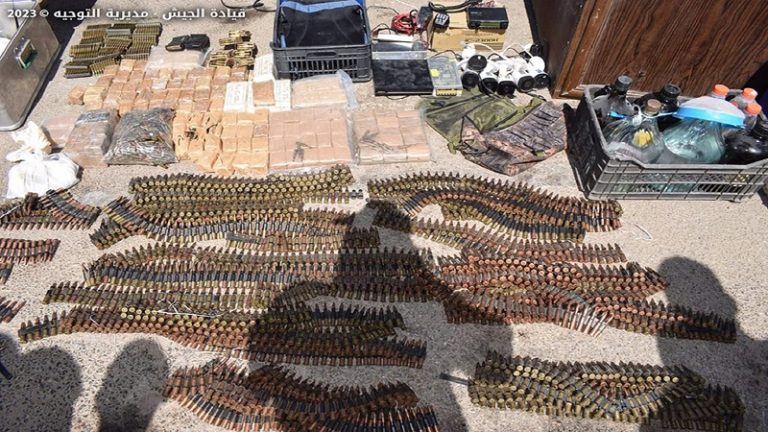 أسلحة حربية وبنادق صيد بقبضة الجيش في بعلبك