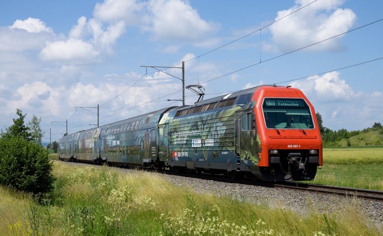 قطار يدهس 5 عمال سكك حديدية في إيطاليا!