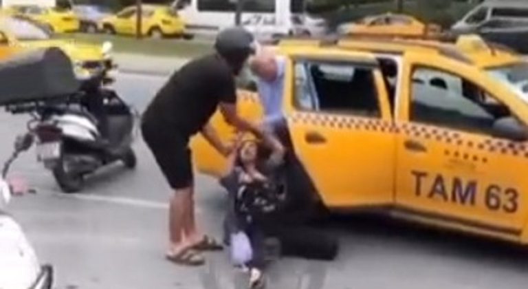 بالفيديو.. سائق تركي يجبر فتاة عربية على النزول من السيارة!