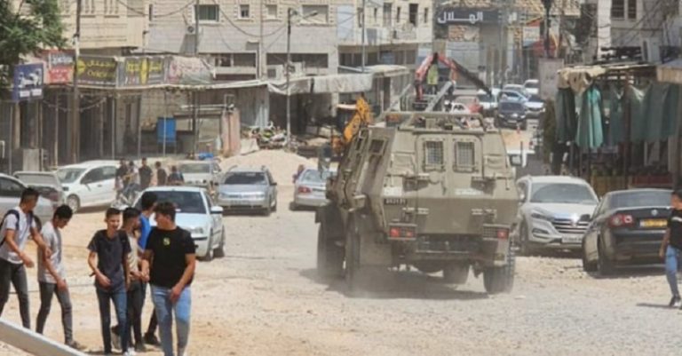 بالفيديو: اعتداءات واقتحامات لقوات الاحتلال في الخليل