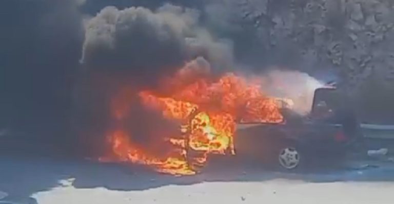 بالفيديو.. احتراق سيارة على أوتوستراد صيدا