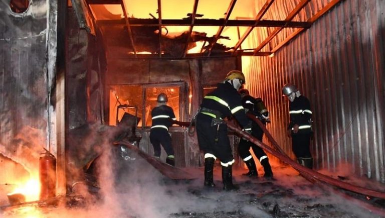 بالفيديو.. حريق في العاملية – طريق المطار