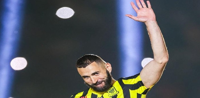 صدام بين بنزيما ومدربه.. هل كتب اللاعب الفرنسي نهايته مع اتحاد جدة؟