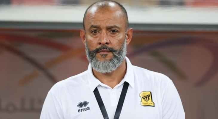 سانتو ينفي وجود ازمة مع كريم بنزيما