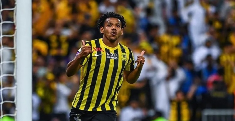 السعودية لا تستبعد تجنيس البرازيلي رومارينيو