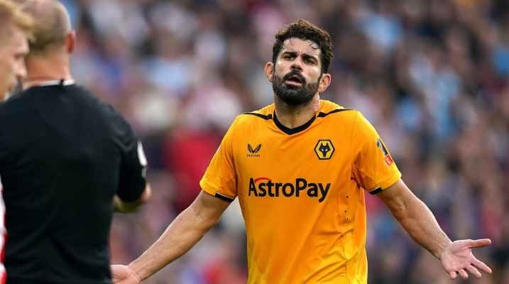 كوستا يدافع عن فينيسيوس