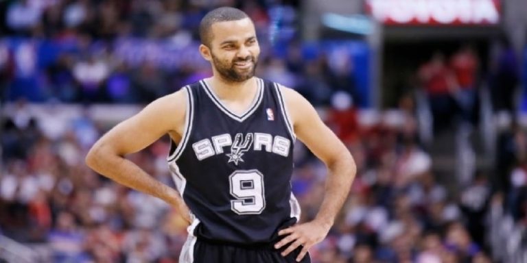 الاتحاد الفرنسي يعلق قميص طوني باركر