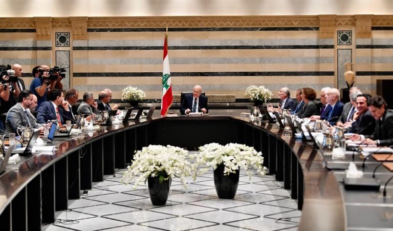 بالأسماء: 17 وزيراً حضروا الجلسة الحكومية