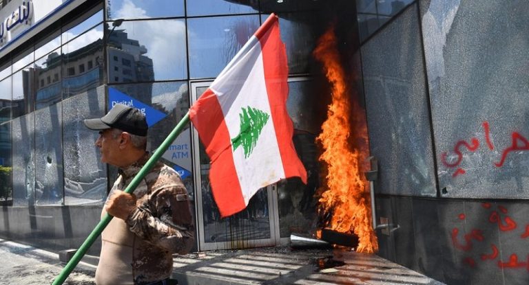 ماذا سأل لو دريان نبيه بري.. وما هو جواب رئيس المجلس؟