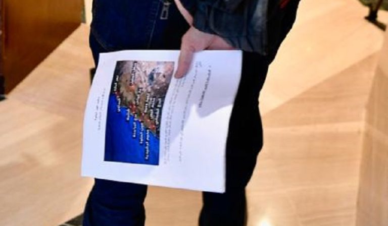 “عين الحلوة” في “عين التينة” مع جنبلاط!