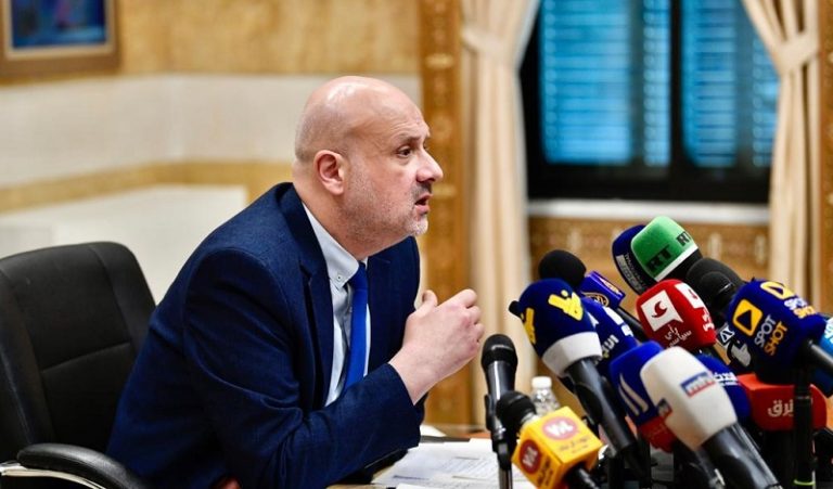 المولوي: زوجة ماهر الأسد ونجله دخلا لبنان وغادرا عبر المطار