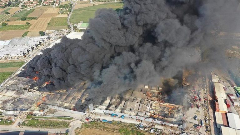 بالفيديو.. حريق هائل في بورصة التركية