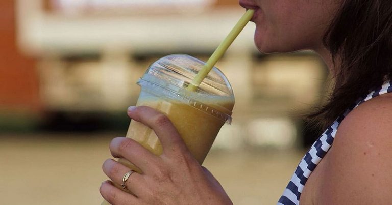 هل تشكل “شفاطات الشرب” خطرًا على الحياة؟