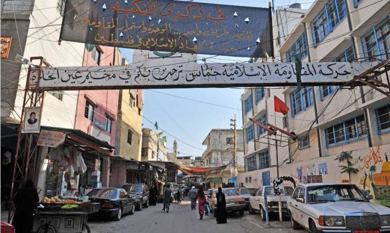 القاء قنبلة في مخيم عين الحلوة