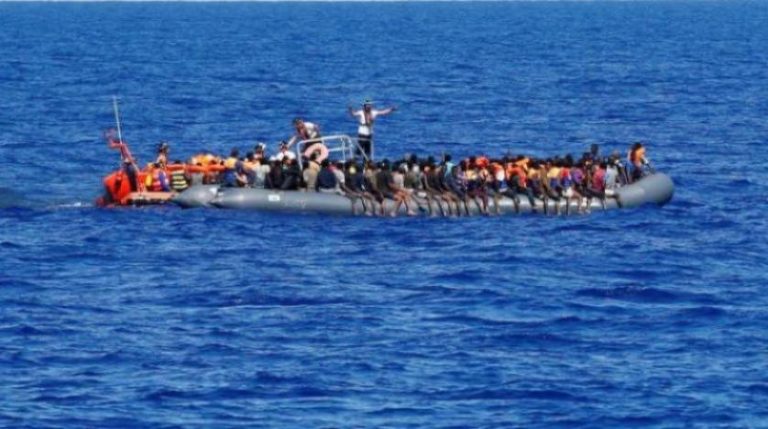 السلطة الفرنسية: إنقاذ 94 مهاجراً في أقل من 24 ساعة