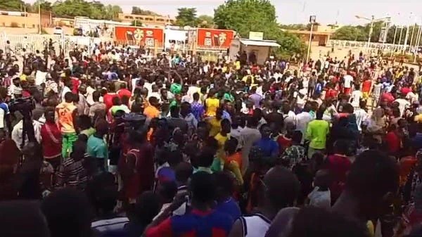 وفد من” إكواس” يصل إلى نيامي