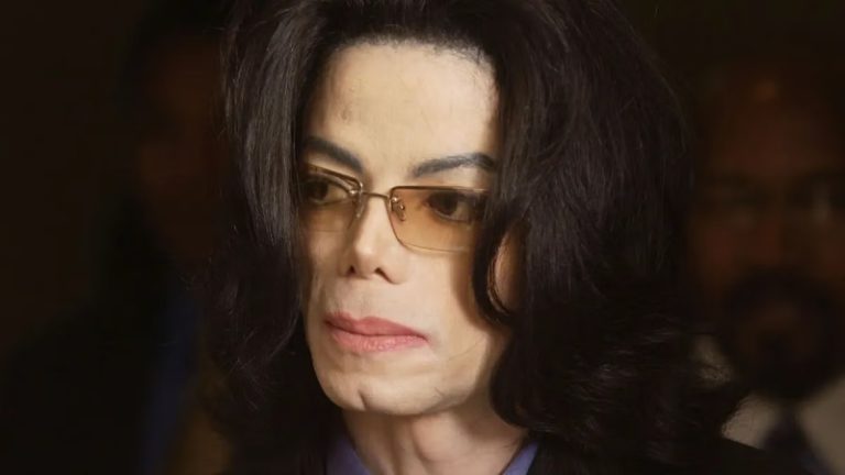 بعد سنوات على رحيله.. قضية تحرش مايكل جاكسون بالأطفال تعود للواجهة!