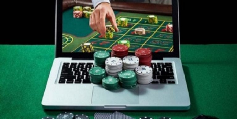 القمار أونلاين: إدمان يحرق أموال العائلات