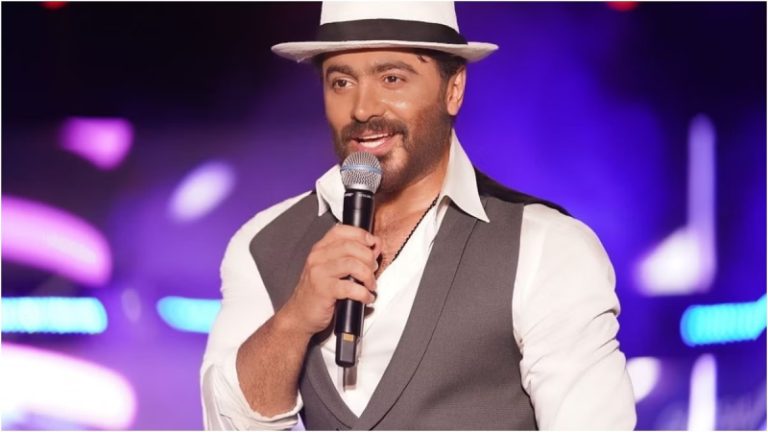 بالصورة.. تامر حسني يحتفل بعيده الـ 46!