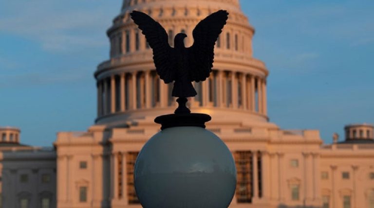 لجنة الخارجية في الكونغرس: على أميركا تقديم مصالحها وإلا سيسقط لبنان