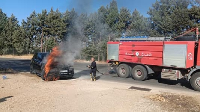 بالصور.. احتراق سيارة رباعية الدفع