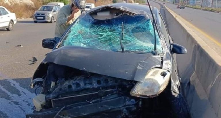 بالفيديو: قتيلة بتدهور سيارة على أوتوستراد الجنوب