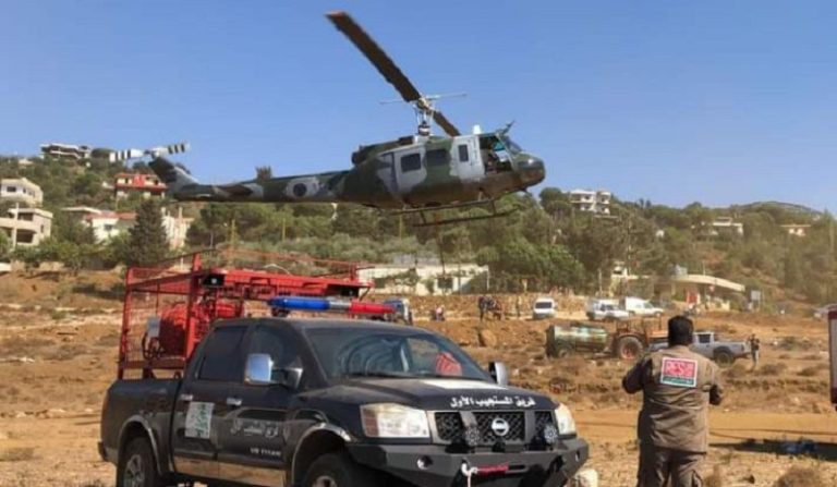 طوافة الجيش تعمل على إخماد حريق عكار