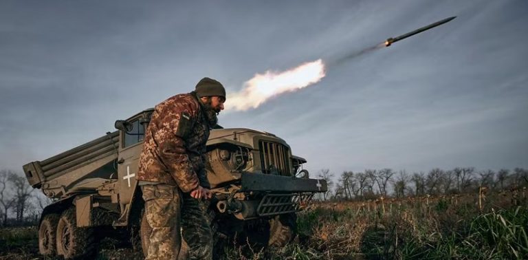 ضربة أوكرانية لمطار عسكري روسي