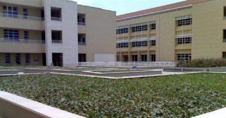 تمديد مهلة تقديم الطلبات للاشتراك بالمباراة الخطية في الحقوق