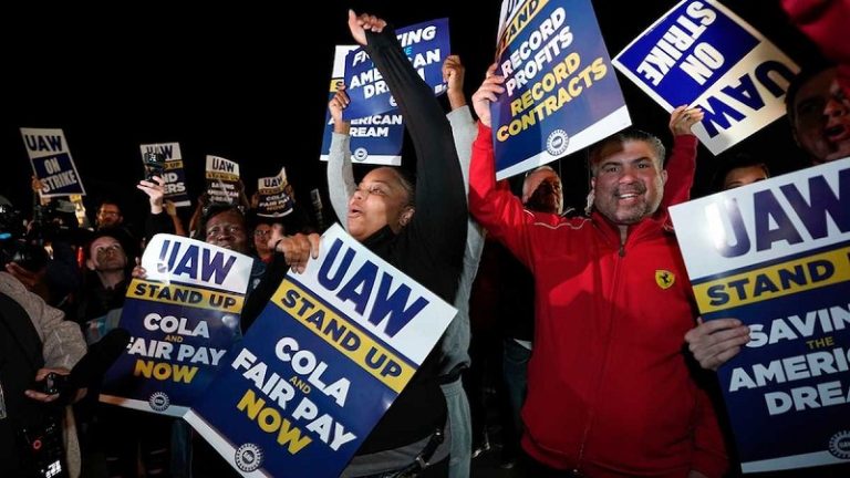 سبعة آلاف عامل ينضمون لإضراب “اتحاد عمال السيارات” في أميركا