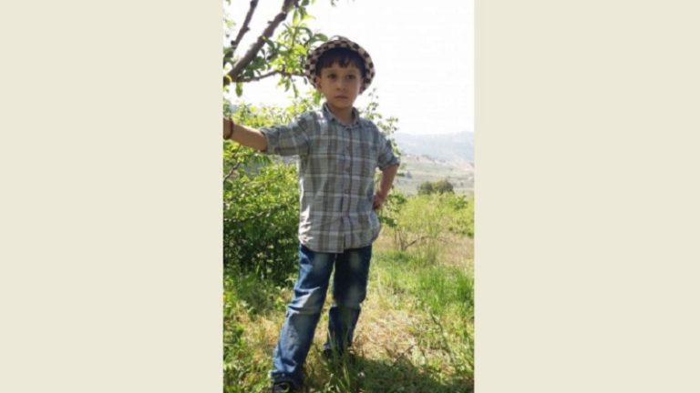 وفاة طفل بحادث صدم في الضنية