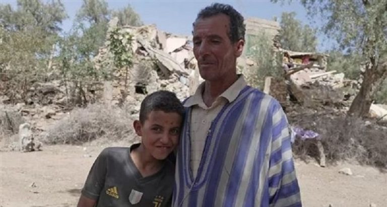 مأساة من زلزال المغرب: بين إنقاذ الإبن أو الوالدين!