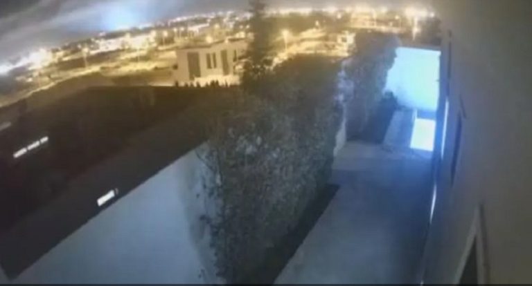 بالفيديو.. سرّ الأضواء المخيفة التي رافقت زلزال المغرب