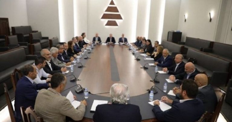 الكتائب: الانتخابات الرئاسية في لبنان بمفهومها الديمقراطي سقطت!