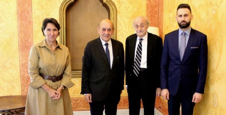 جنبلاط لن يزور قصر الصنوبر