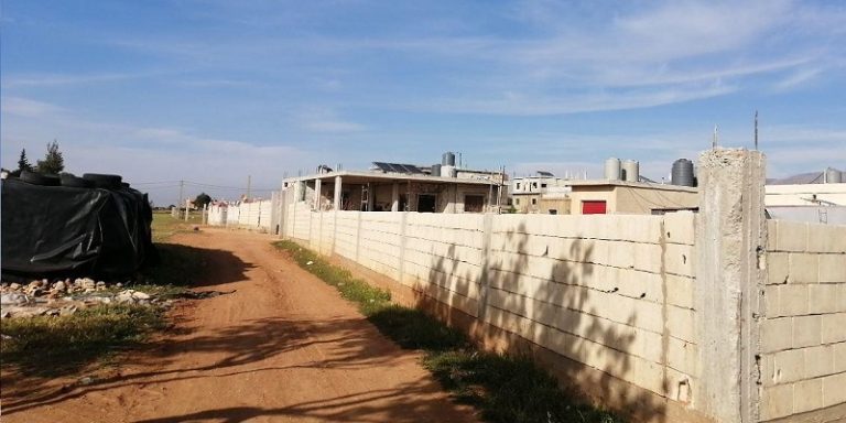 عمليات دهم لمخيمات النازحين.. وهذا ما جرى تفكيكه؟!