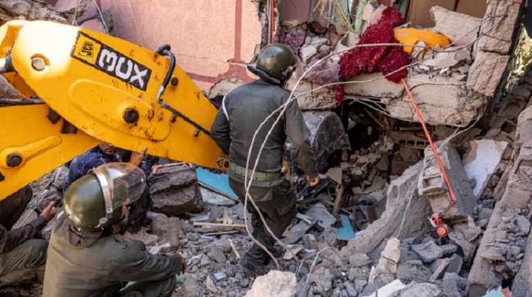 ارتفاع عدد ضحايا زلزال المغرب الى 1037 قتيلاً
