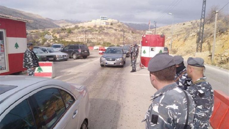 توقيف شخصين بجرائم مخدرات وسرقة دراجات وحيازة سلاح