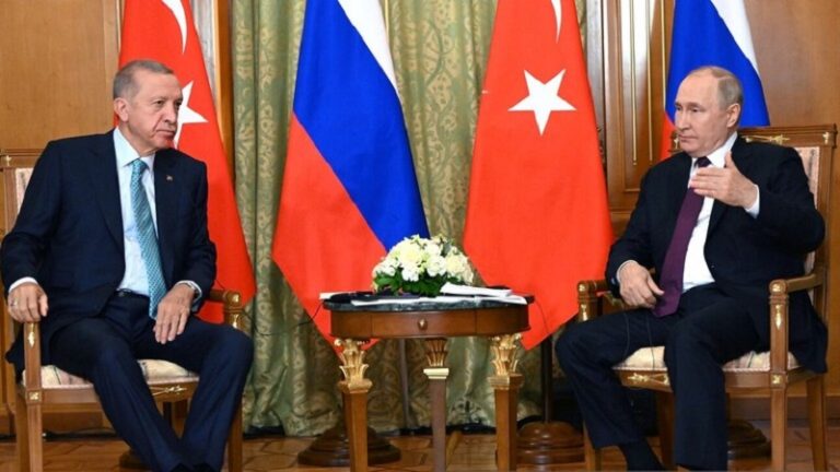 بوتين: مستعدون لتطوير صفقة البحر الأسود بالشراكة مع تركيا وقطر