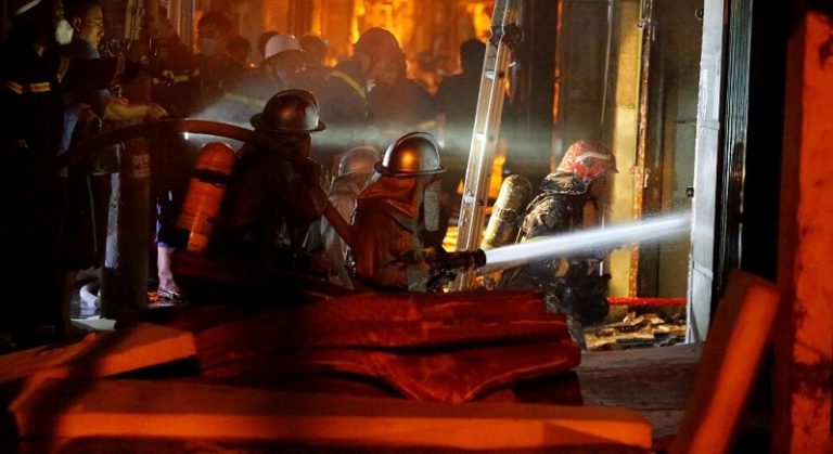 56 ضحية بحريق فيتنام