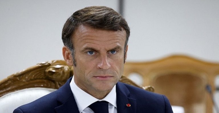 ماكرون: العسكريون في النيجر يحتجزون السفير الفرنسي