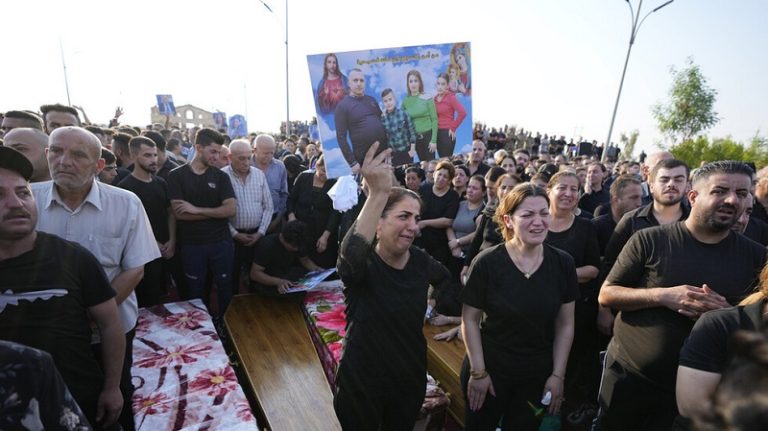 وفاة أم وشقيق “عروس العراق”