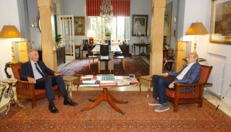 جنبلاط يلتقي السفير الفرنسي الجديد