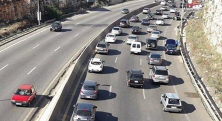 بالصور: بدء صيانة طرقات جبيل وجسر السعديات