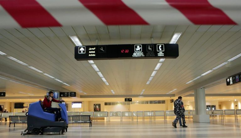 صفقة في مطار بيروت.. من يتقاسم الأموال؟